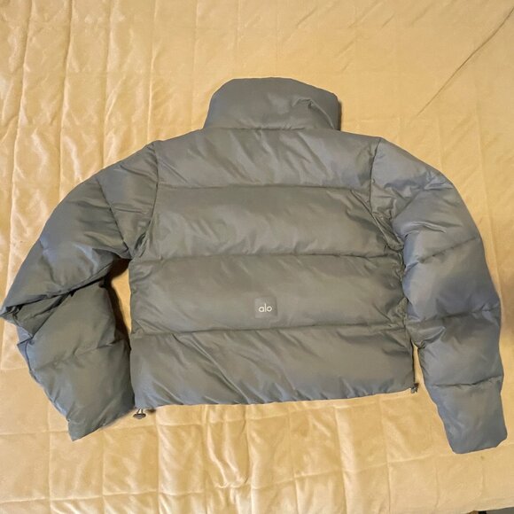 Alo Gold Rush Puffer NWOT - Picture 5 of 6